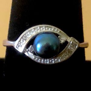 Avon Sterling Silver Freshwater Pearl Ring